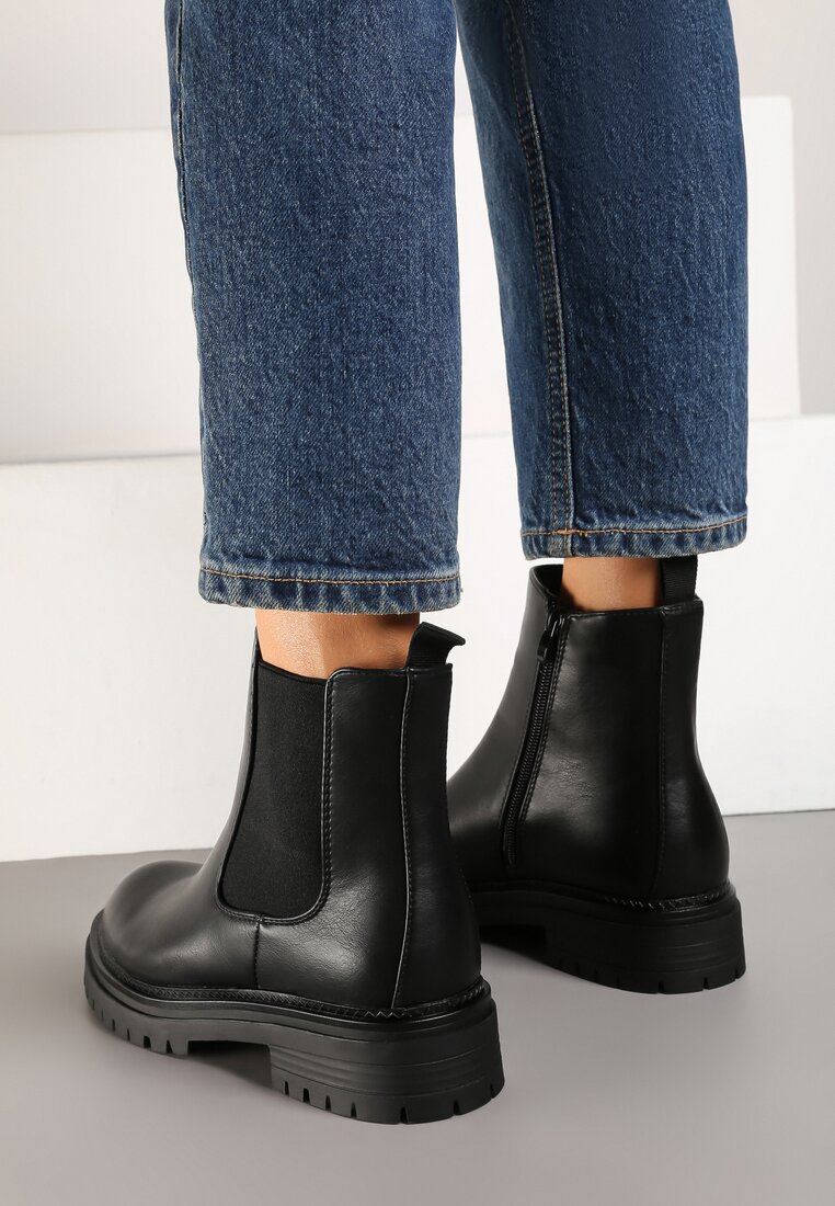 Botine Nelathil Negre