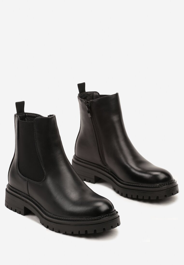 Botine Nelathil Negre