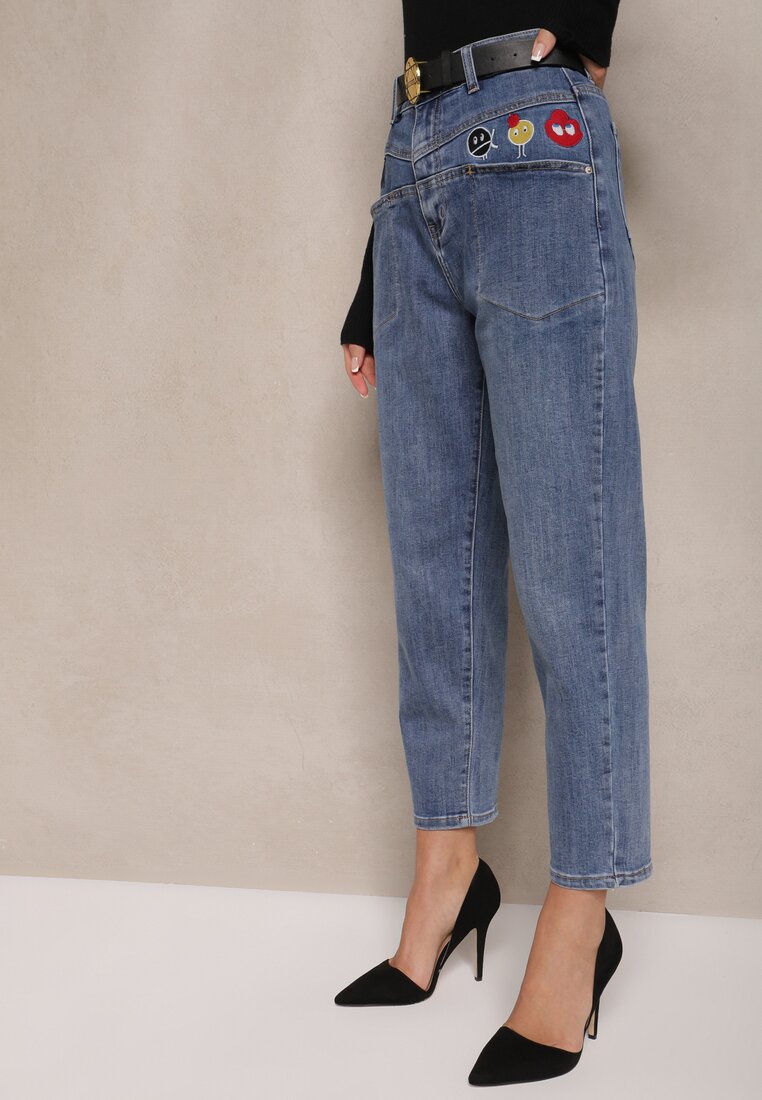 Niebieskie Jeansy Boyfriend High Waist Zdobione Naszywkami i Dodatkowym Paskiem Lyrila