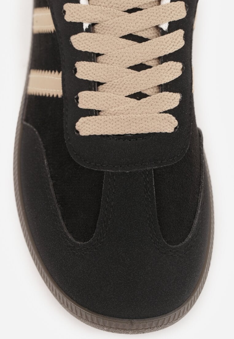 Sneakers Pemeriana Negri