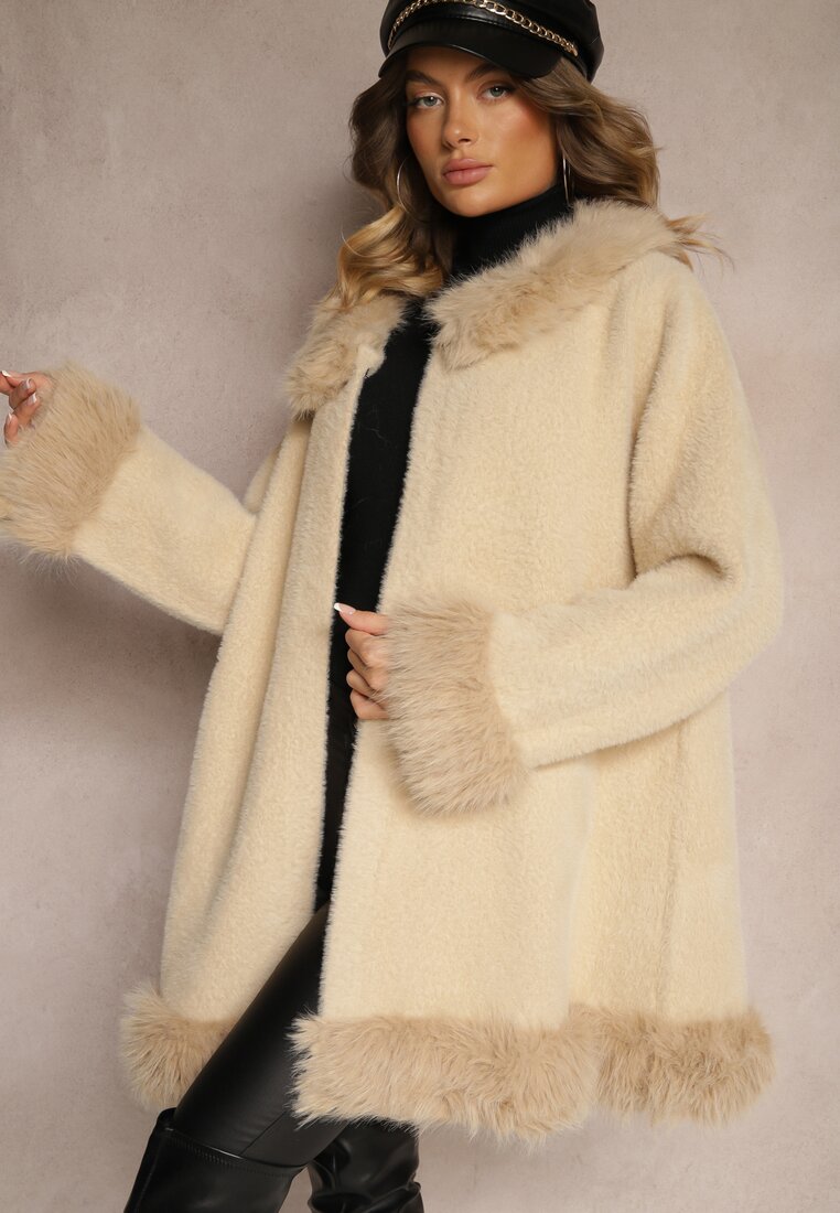 Beżowy Płaszcz Rozkloszowany z Wełną i Wiskozą z Futerkiem i Odpinanym Kołnierzem Pesalttia