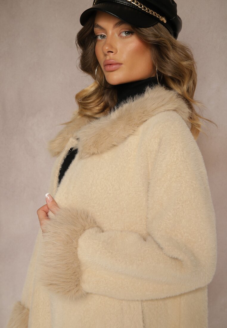 Beżowy Płaszcz Rozkloszowany z Wełną i Wiskozą z Futerkiem i Odpinanym Kołnierzem Pesalttia