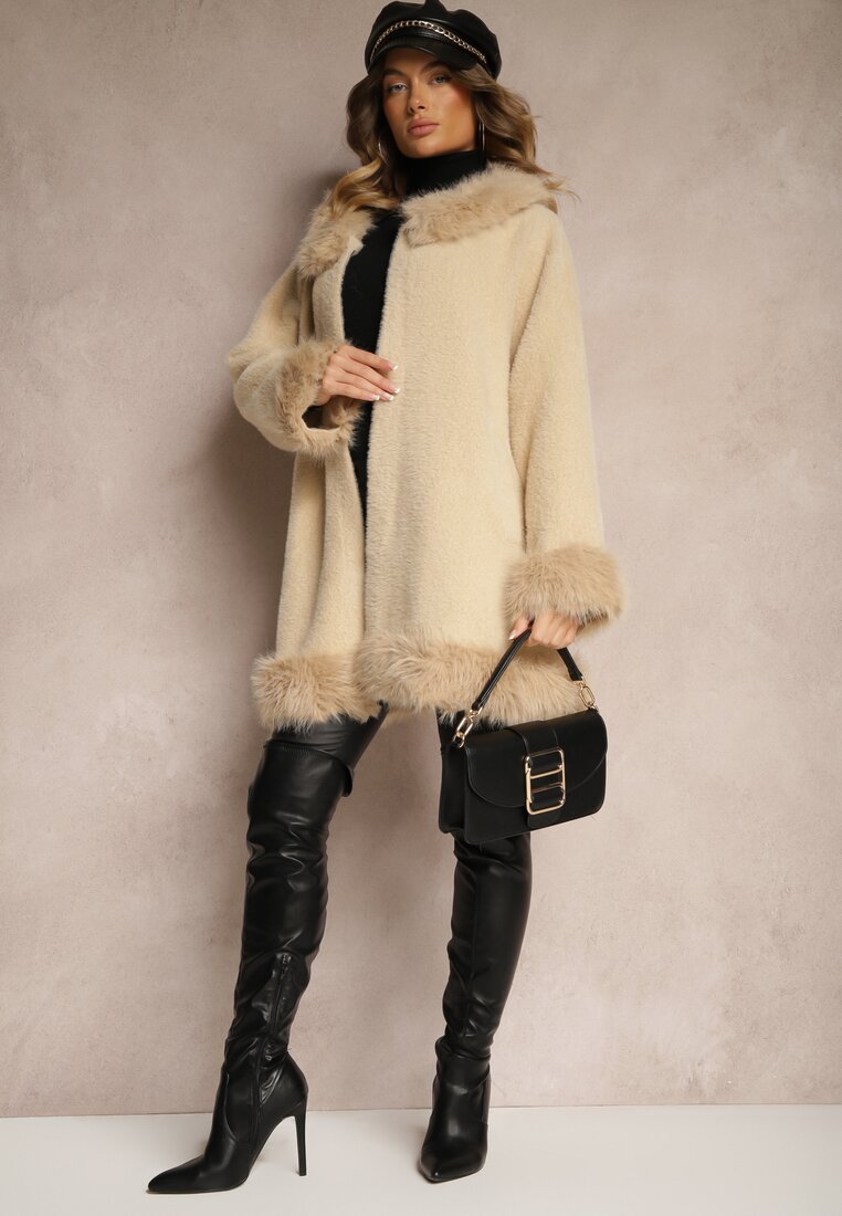 Beżowy Płaszcz Rozkloszowany z Wełną i Wiskozą z Futerkiem i Odpinanym Kołnierzem Pesalttia