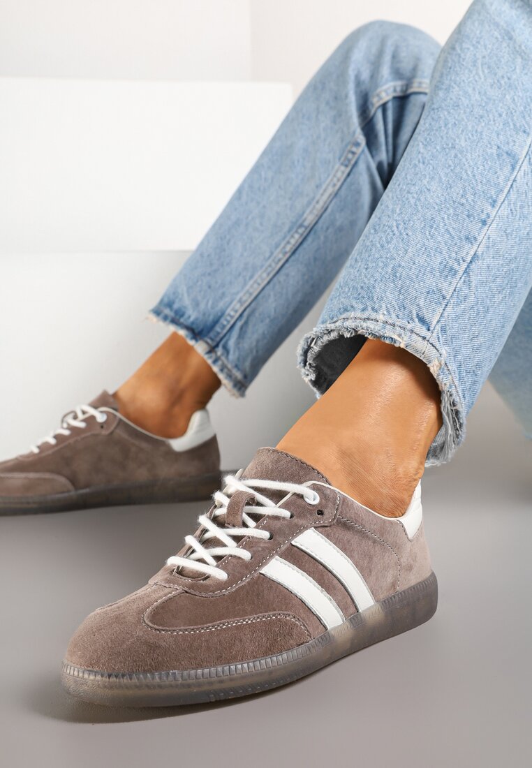 Brązowe Płaskie Sneakersy ze Skóry Naturalnej z Ozdobnymi Paskami Nelarielis