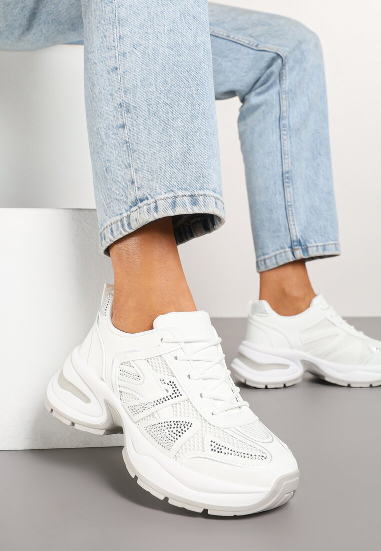 Białe Sneakersy Zdobione Cyrkoniami na Podeszwie z Tłoczeniami Raviora