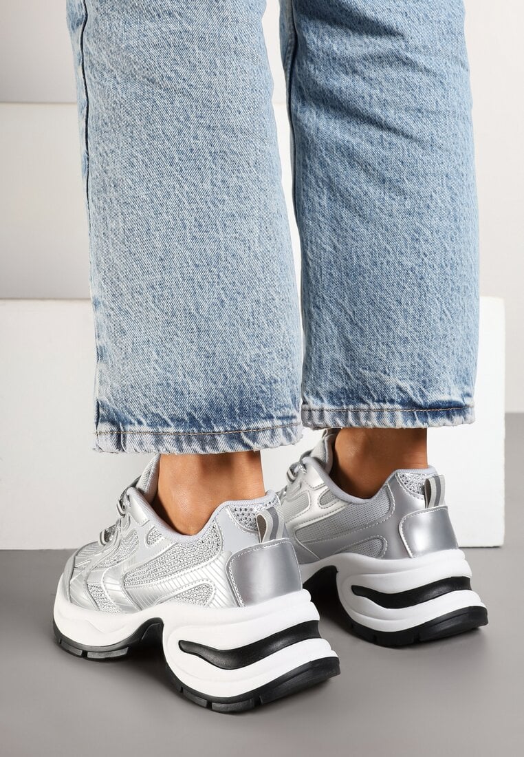 Srebrne Brokatowe Sneakersy w Streetwearowym Stylu na Piankowej Podeszwie Felindris