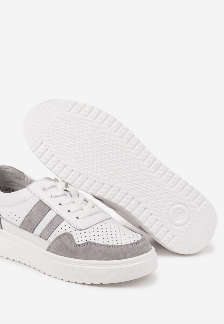 Biało-Szare Płaskie Sneakersy ze Skóry Naturalnej Ozdobione Paskami i Perforacją Floriwa