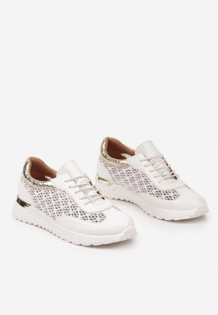 Białe Ażurowe Sneakersy na Podeszwie z Metaliczną Wstawką Neomira