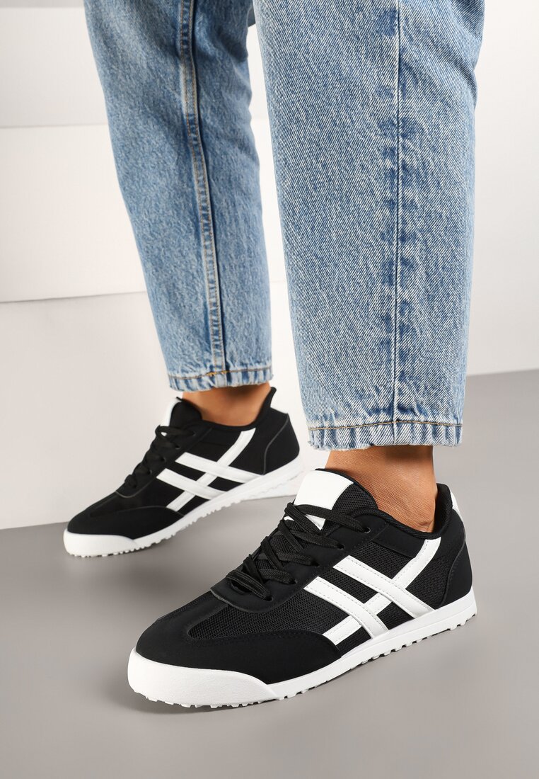 Czarne Sneakersy na Płaskiej Podeszwie z Geometrycznym Wzorem Rivmi