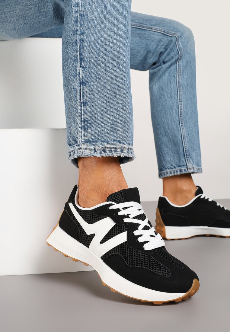 Czarne Sneakersy Ozdobione Geometrycznym Wzorem Hirreti