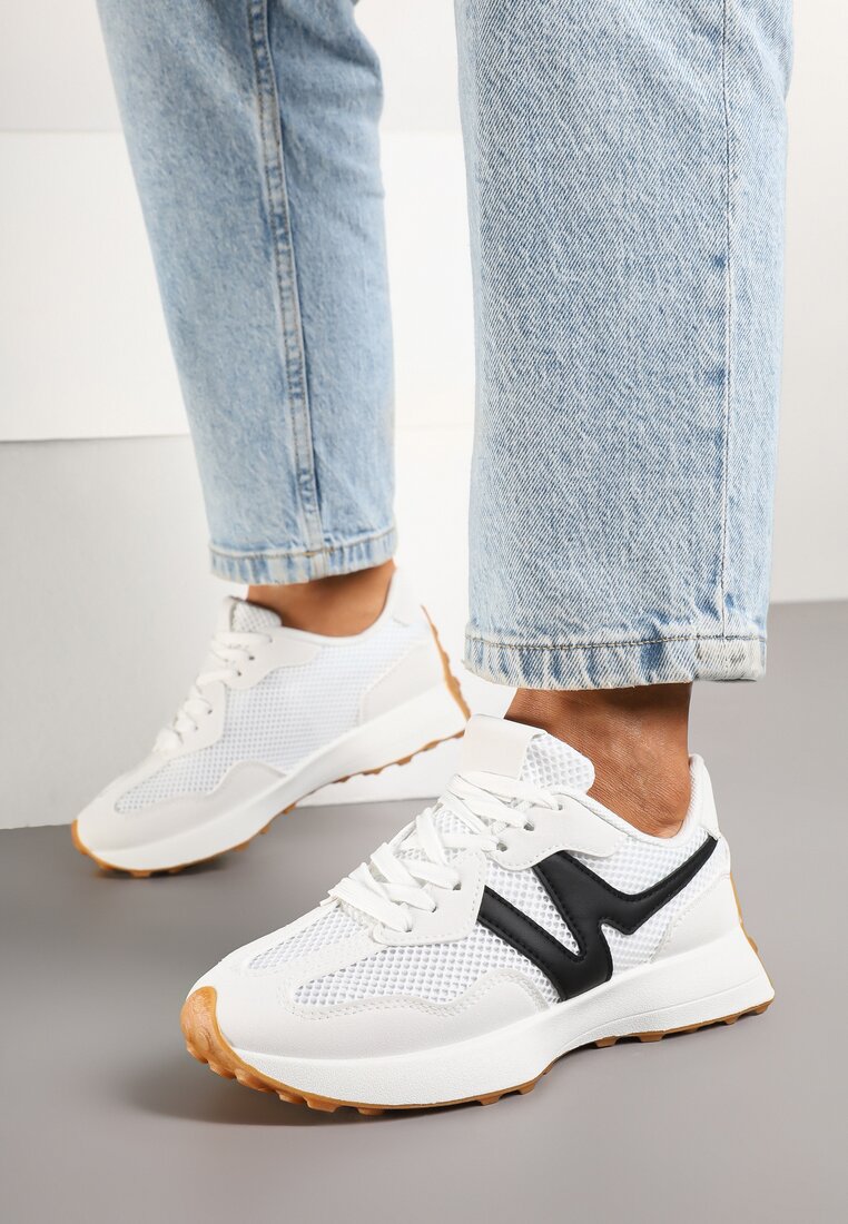 Biało-Czarne Sneakersy Ozdobione Geometrycznym Wzorem Hirreti
