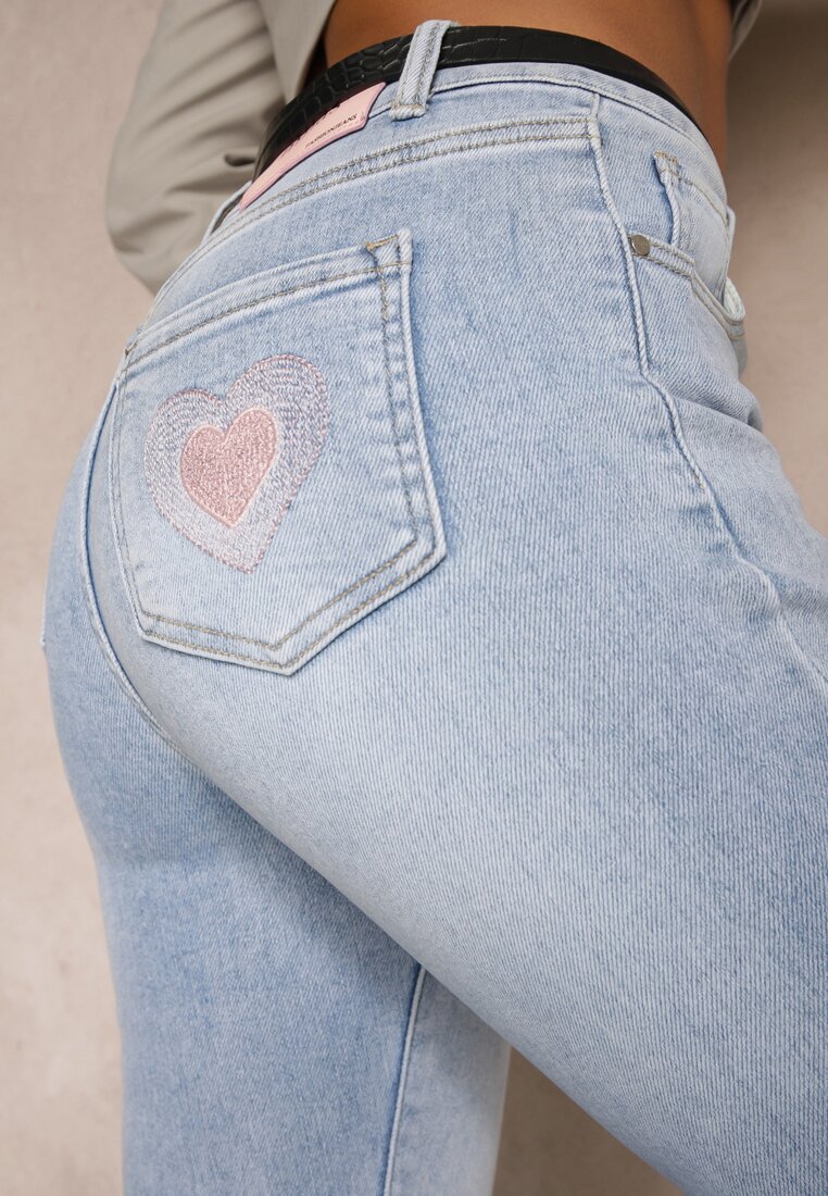Niebieskie Jeansy o Kroju Slim High Waist Zdobione Haftem w Kształcie Serca Araniah