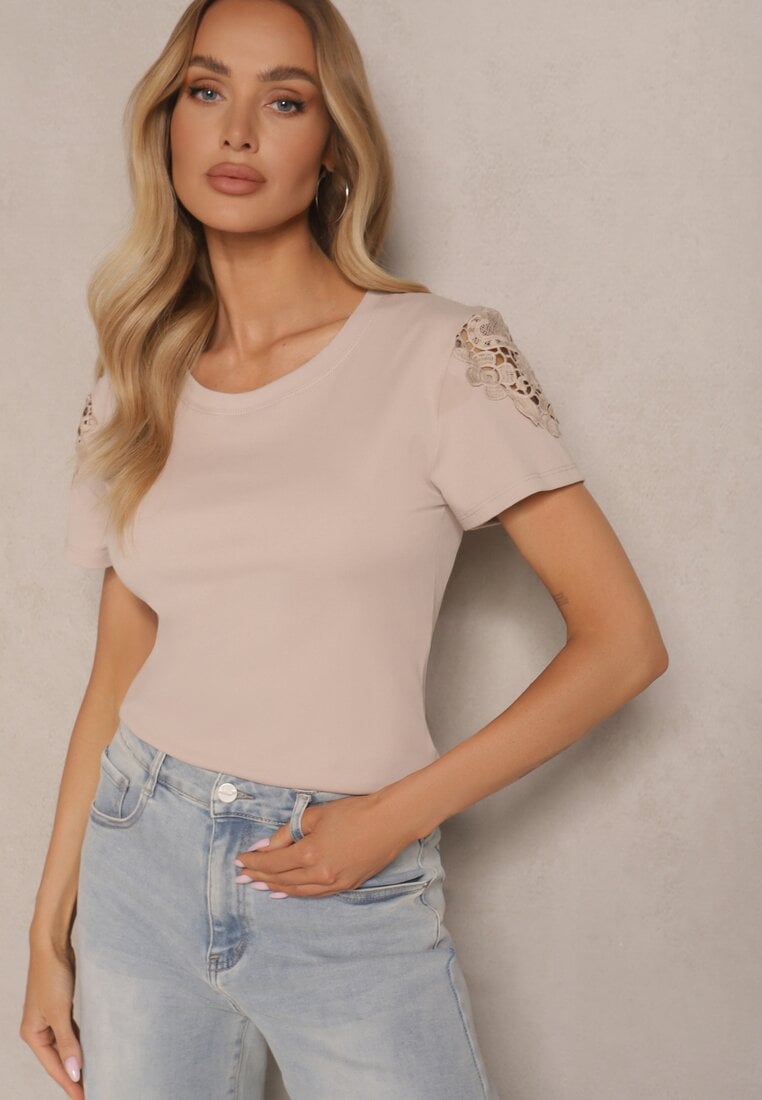 Ciemnobeżowy T-shirt z Bawełny z Koronkowymi Rękawami Karilne