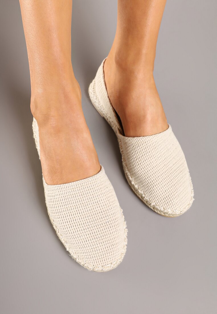 Jasnobeżowe Espadryle  Ozdobione Wyciętą Cholewką i Plecionką Wommea