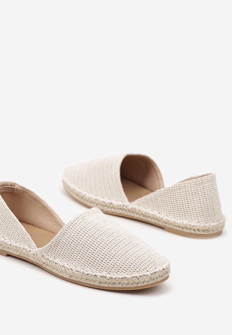Jasnobeżowe Espadryle  Ozdobione Wyciętą Cholewką i Plecionką Wommea