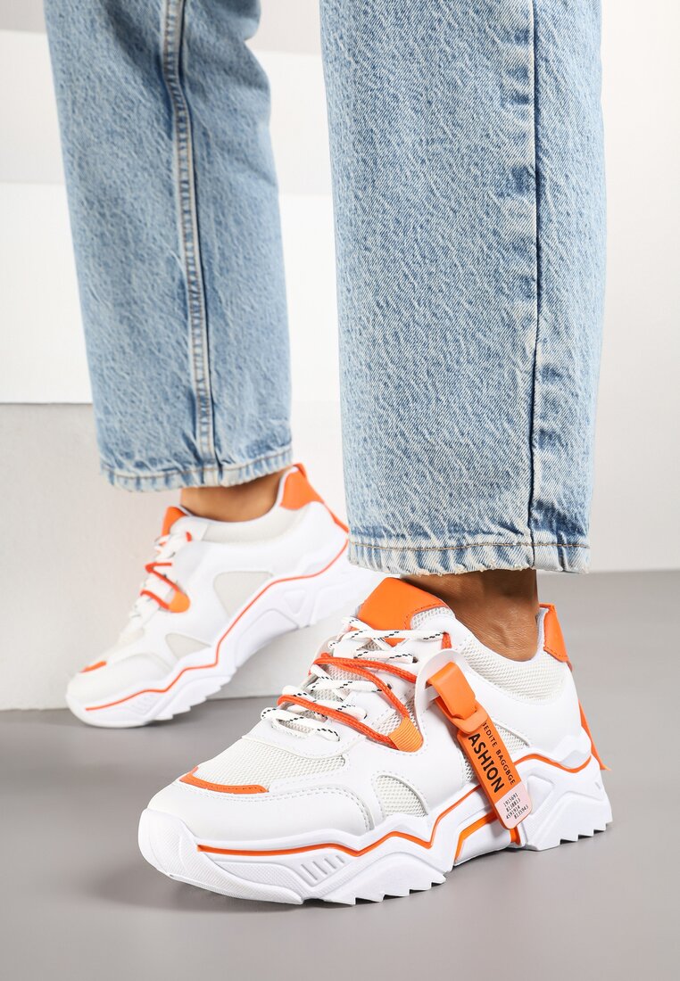 Biało-Pomarańczowe Sneakersy z Siateczkowymi Wstawkami i Paskami na Boku Taneril