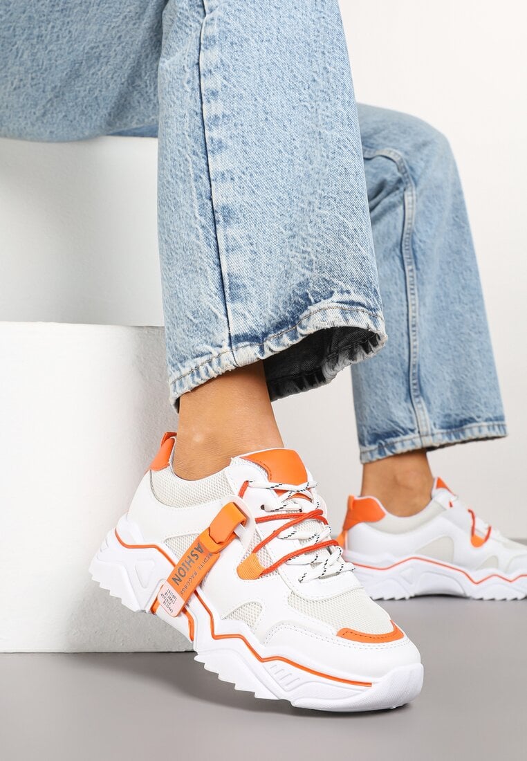 Biało-Pomarańczowe Sneakersy z Siateczkowymi Wstawkami i Paskami na Boku Taneril