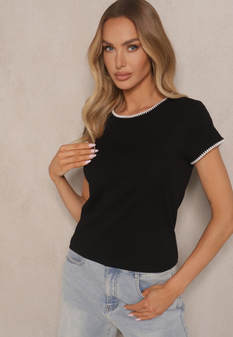 Czarny T-shirt z Bawełny z Ozdobną Lamówką Elanicea