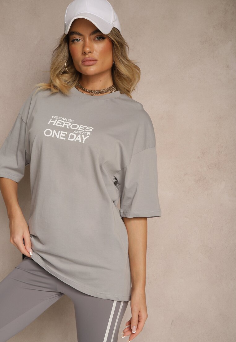 Szara Bawełniana Koszulka  T-shirt z Nadrukiem na Tyle i Napisami Danilaria