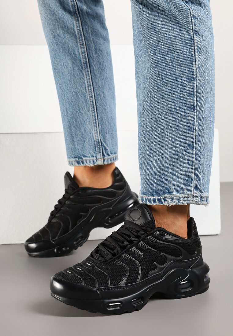 Czarne Buty Sportowe Sneakersy z Geometrycznym Tłoczeniem Vulinea