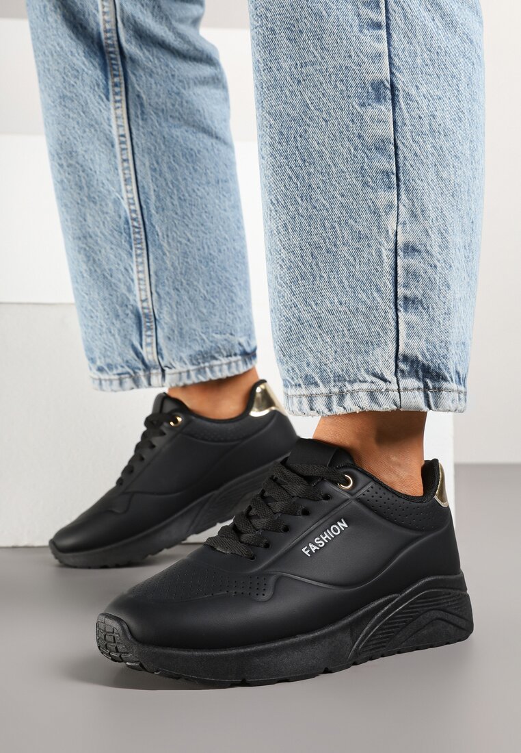 Czarne Buty Sportowe Sneakersy na Podeszwie z Tłoczeniami Zdobione Metaliczną Wstawką Arulla