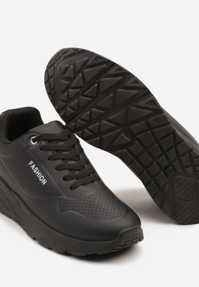 Czarne Buty Sportowe Sneakersy na Podeszwie z Tłoczeniami Zdobione Metaliczną Wstawką Arulla