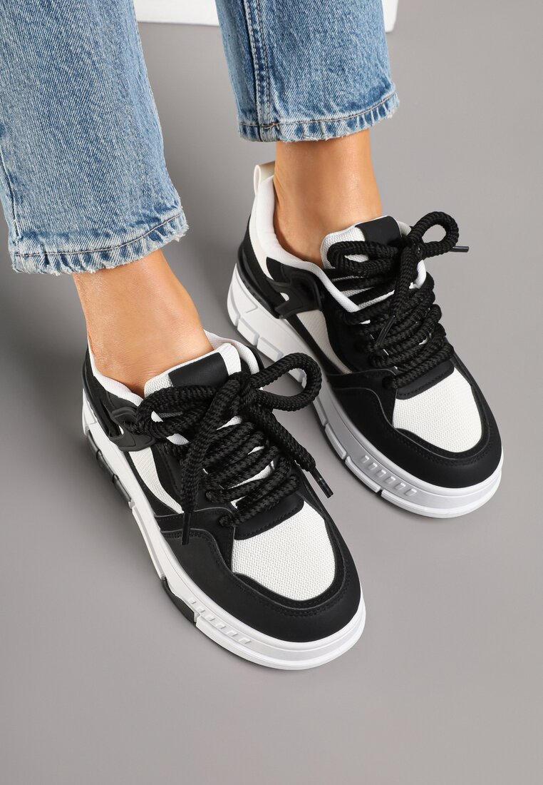 Czarne Sneakersy Streetwearowe na Niskiej Platformie Veniffia