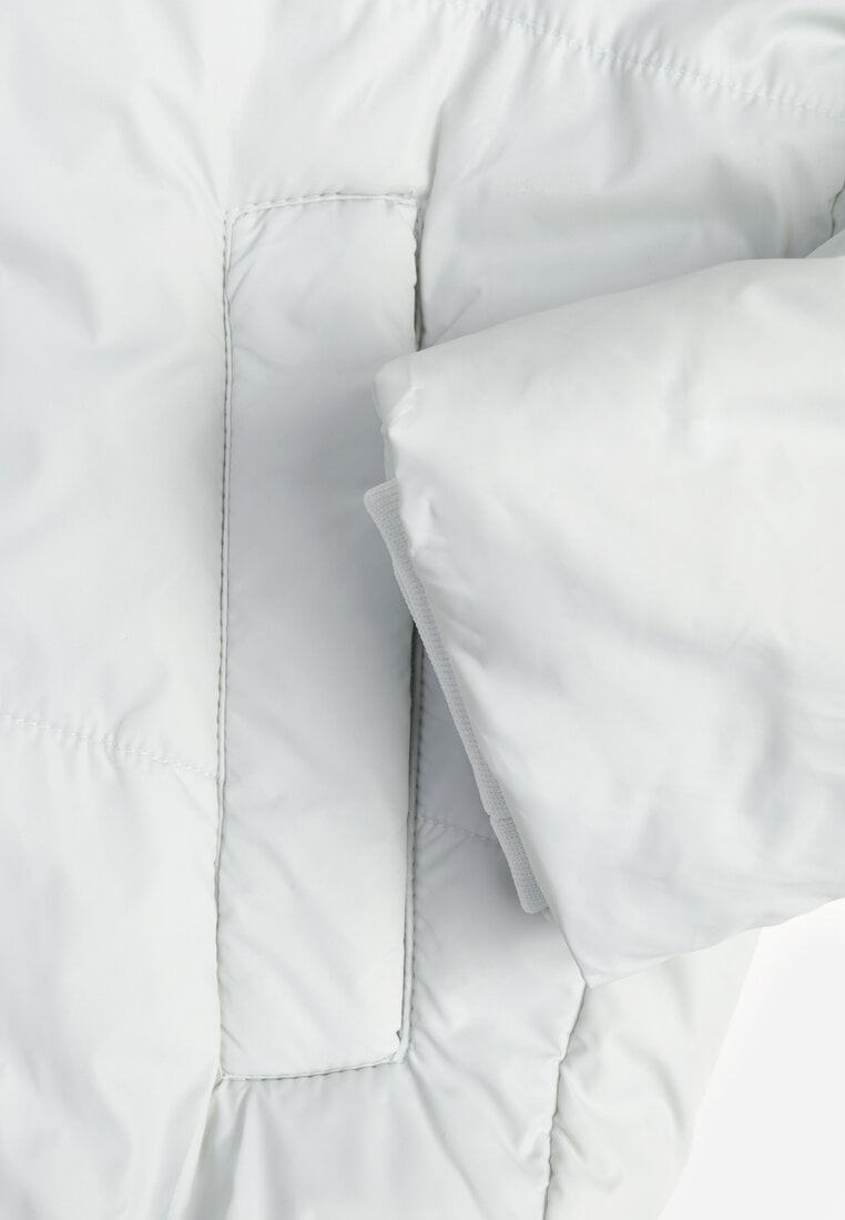 Miętowa Kurtka z Szerokim Pikowaniem i Nieodpinanym Kapturem Ninilira