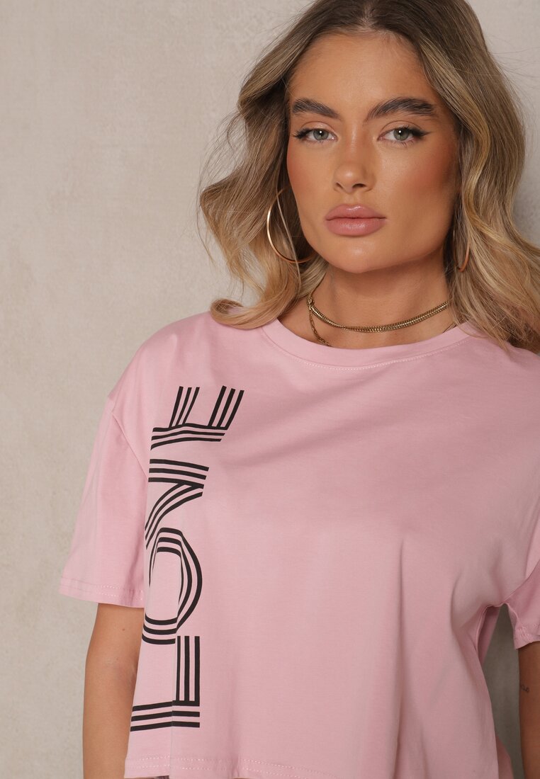 Różowy T-shirt z Bawełny o Krótkim Kroju Ozdobiony Napisem Sannovia