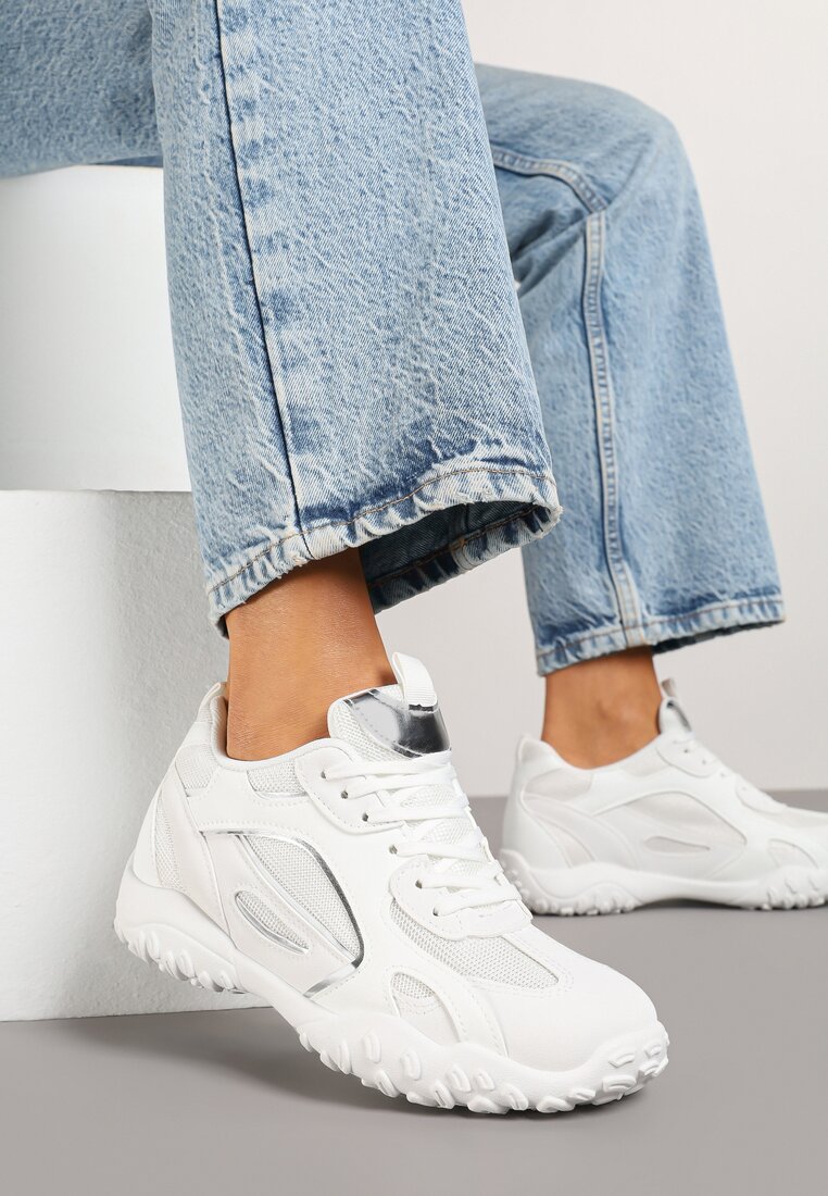 Białe Sneakersy Ozdobione Tłoczoną Cholewką Pillitha