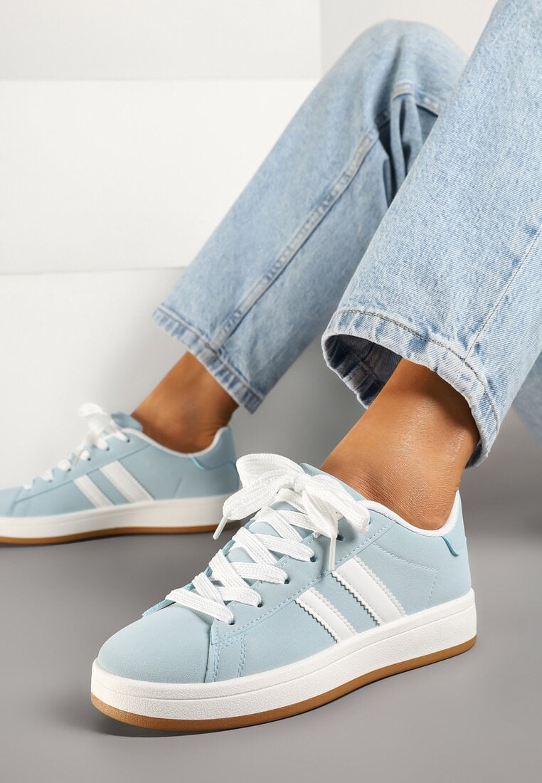 Jasnoniebieskie Sneakersy Ozdobione Motywem Pasków Flortewi