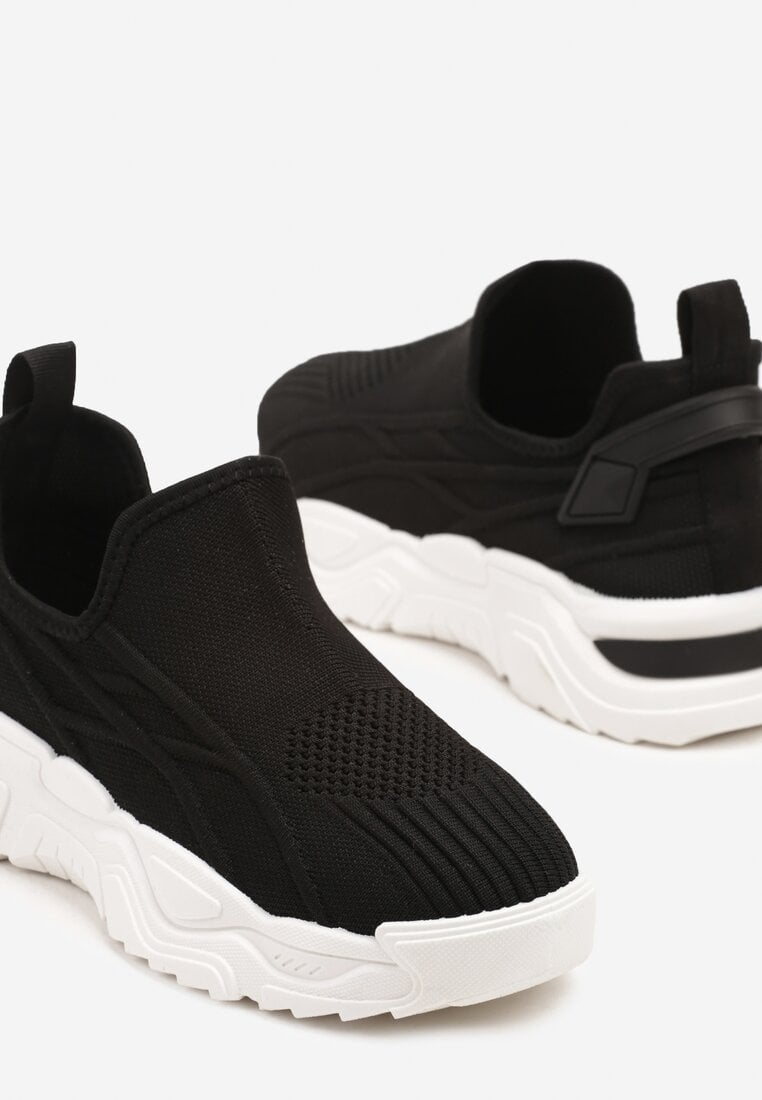 Czarne Siateczkowe Buty Sportowe Sneakersy Wsuwane Zdobione Tłoczeniami Nusadela