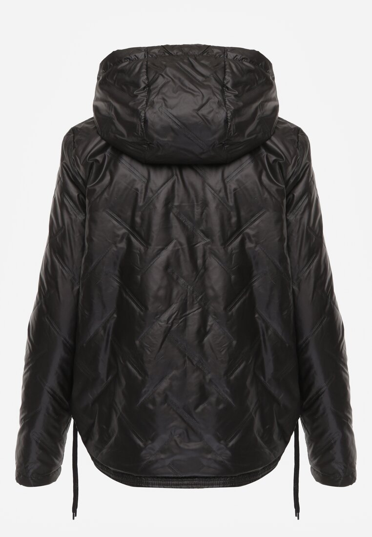 Czarna Kurtka z Pikowanymi Przeszyciami i Kapturem Ściągana po Bokach Nusillian