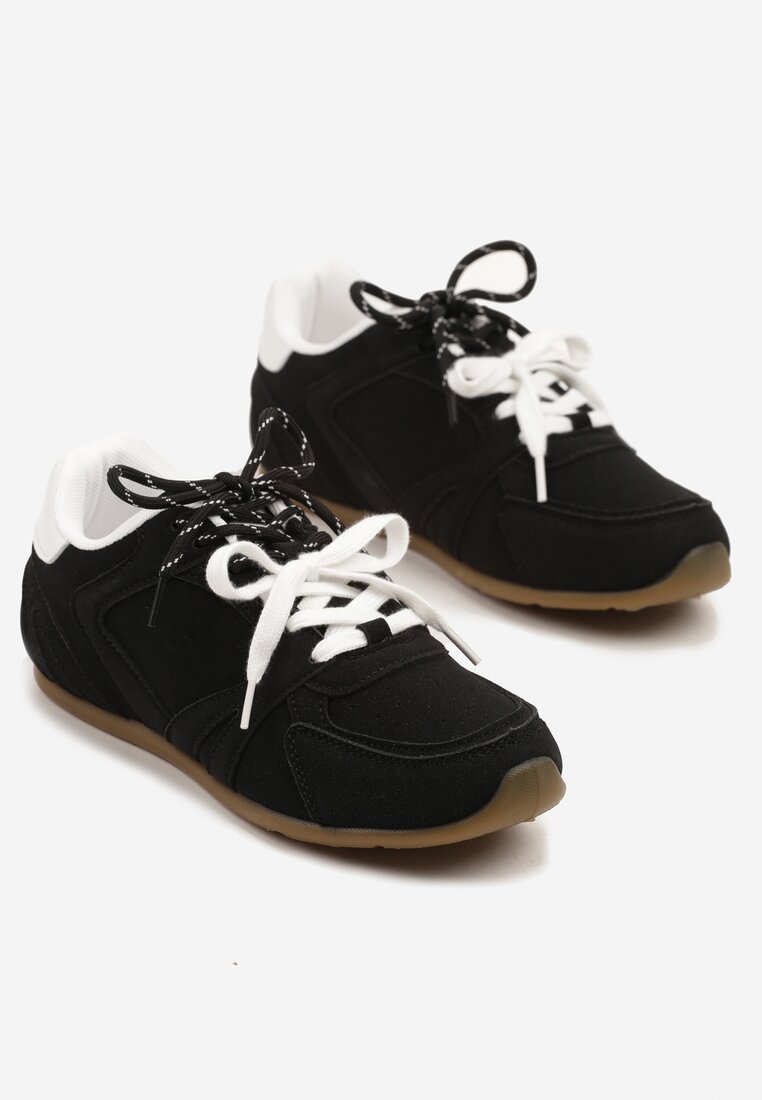 Czarne Sneakersy Ozdobione Przeszyciami i Podwójnym Sznurowaniem Telisaria
