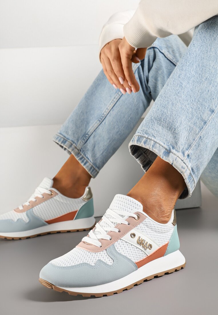 Biało-Niebieskie Sneakersy z Ozdobnymi Cyrkoniami Adisona