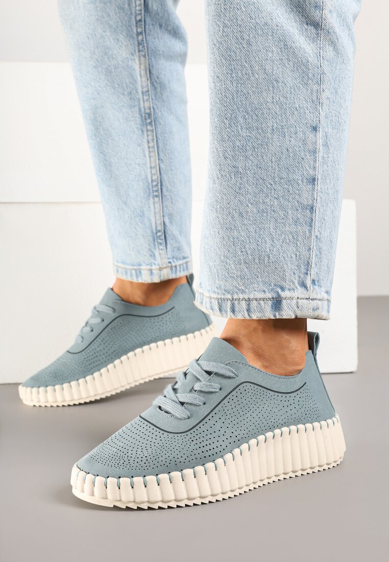 Niebieskie Sneakersy na Tłoczonej Platformie z Ażurową Cholewką Ronfira