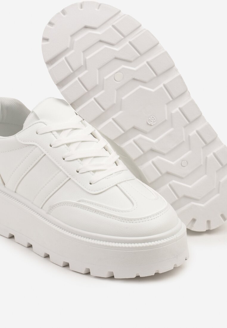 Białe Sneakersy w Stylu Klasycznych Tenisówek na Platformie ze Żłobieniami Xarmio