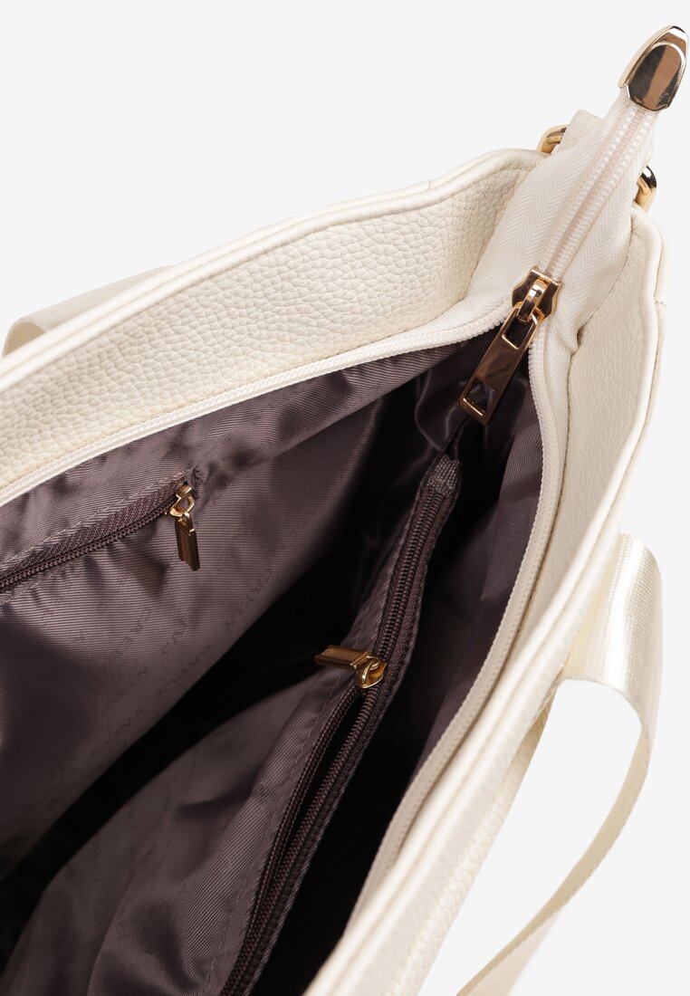Biała Torebka Typu Shopper z Paskiem Crossbody i Aplikacją Zdobiona Pikowaniem Fleomira