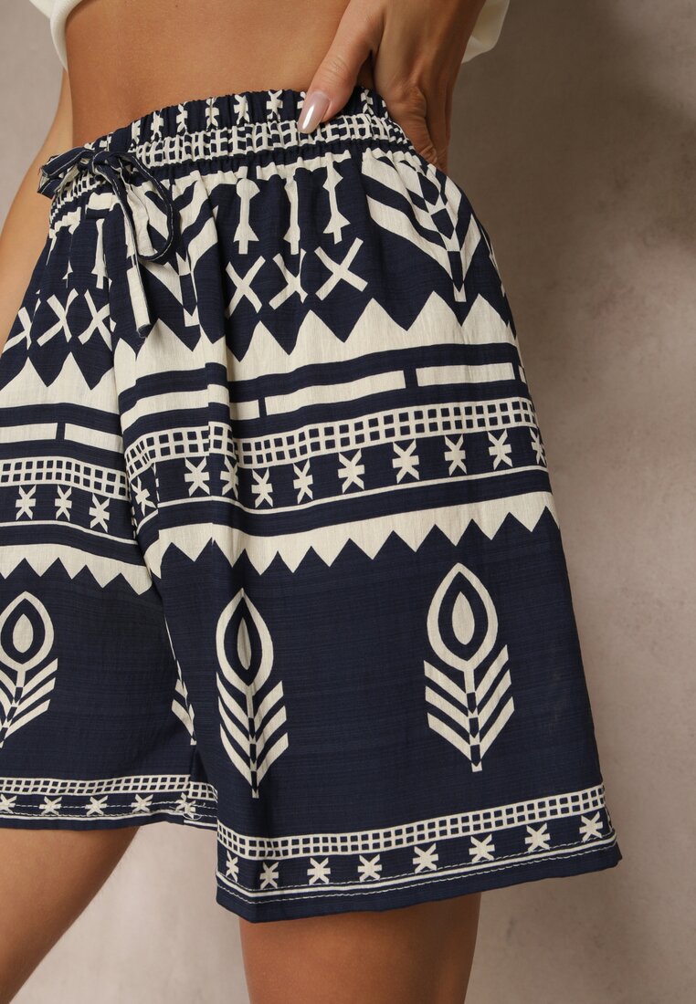 Pantaloni scurți Lunadora Bleumarin