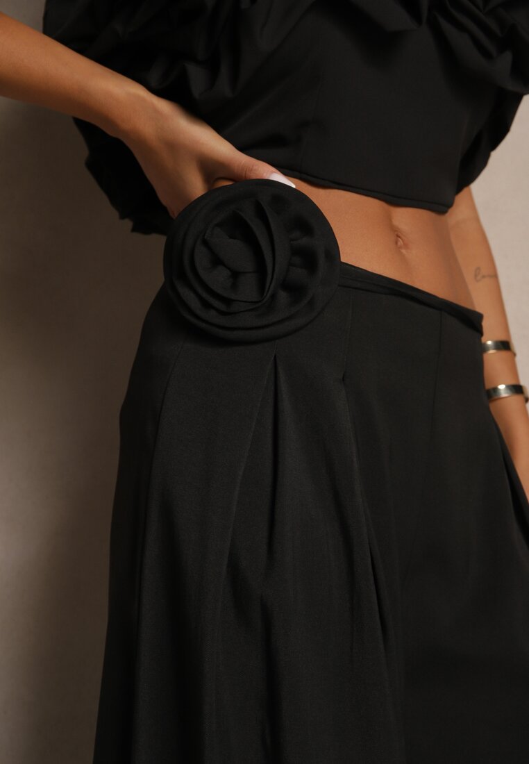 Czarne Spodnie o Szerokim Kroju High Waist z Kwiatem 3D Firalisse