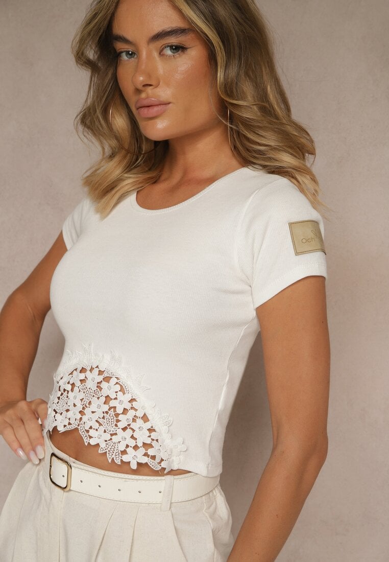 Biały T-shirt z Prążkowanej Tkaniny z Koronką Lisamia