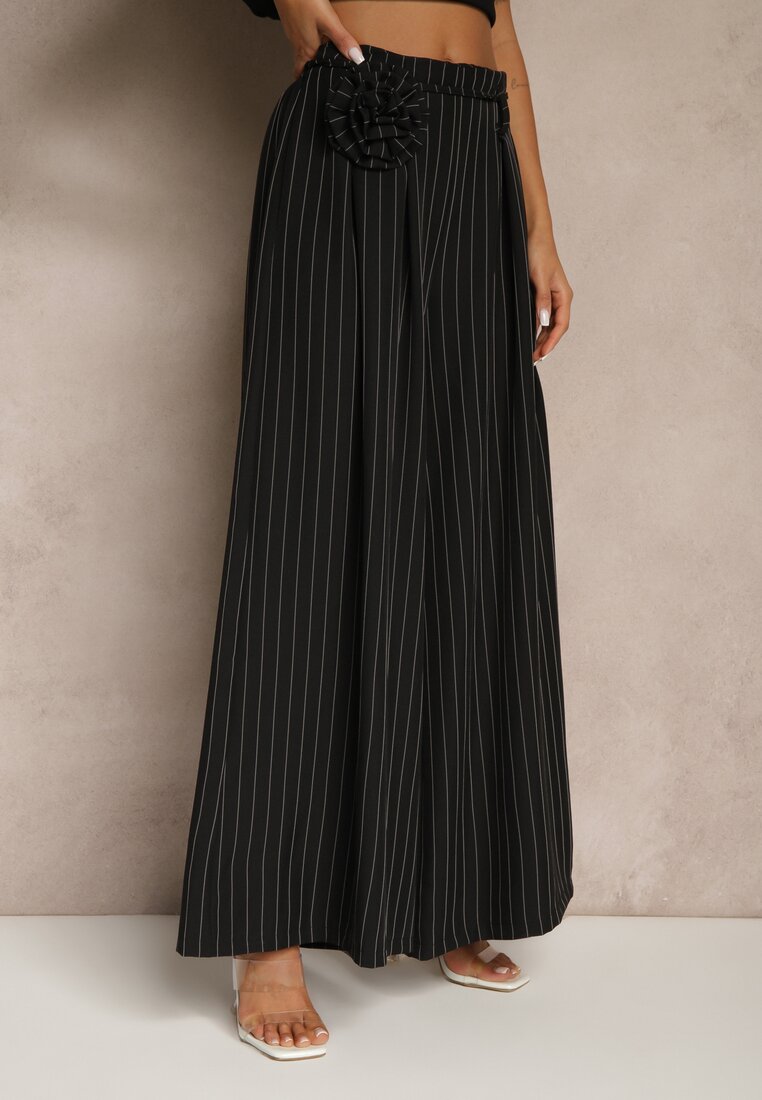 Czarne Spodnie Palazzo High Waist Ozdobione Broszką Kwiatem Folassea
