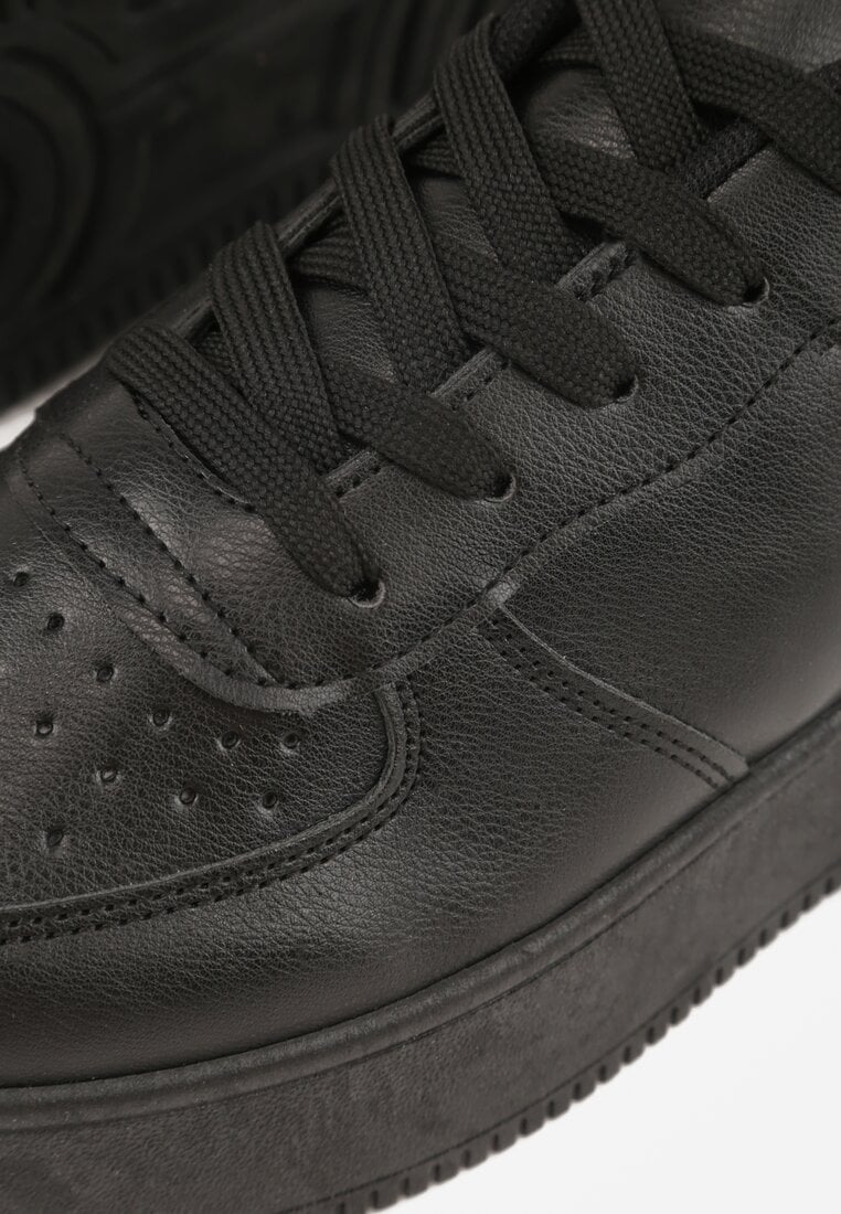 Czarne Kultowe Sneakersy na Grubej Podeszwie z Perforacją na Nosku Lissina