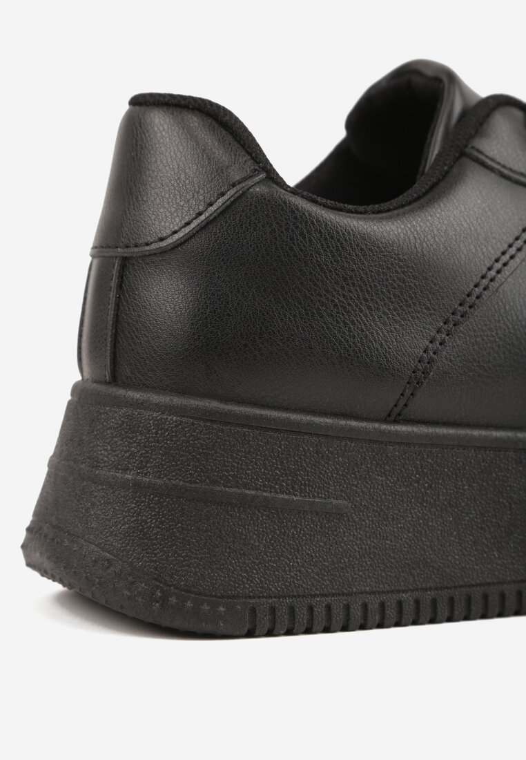 Czarne Kultowe Sneakersy na Grubej Podeszwie z Perforacją na Nosku Lissina