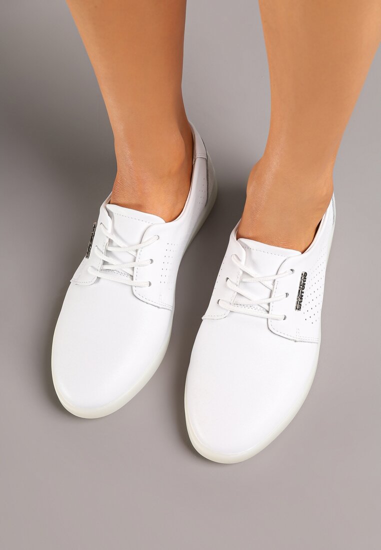 Białe Sneakersy ze Skóry Naturalnej z Perforacją Dolianea