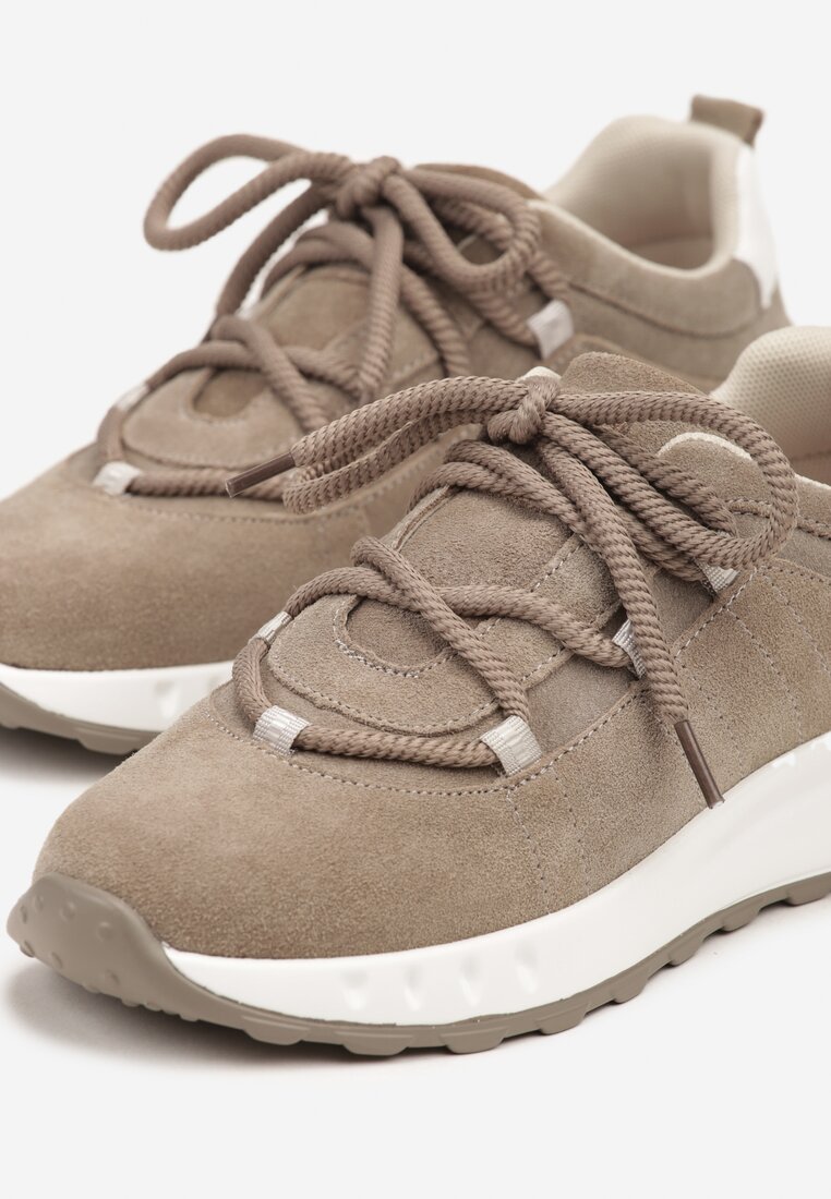 Ciemnobeżowe Zamszowe Sneakersy z Wkładką ze Skóry Naturalnej Dolavienne
