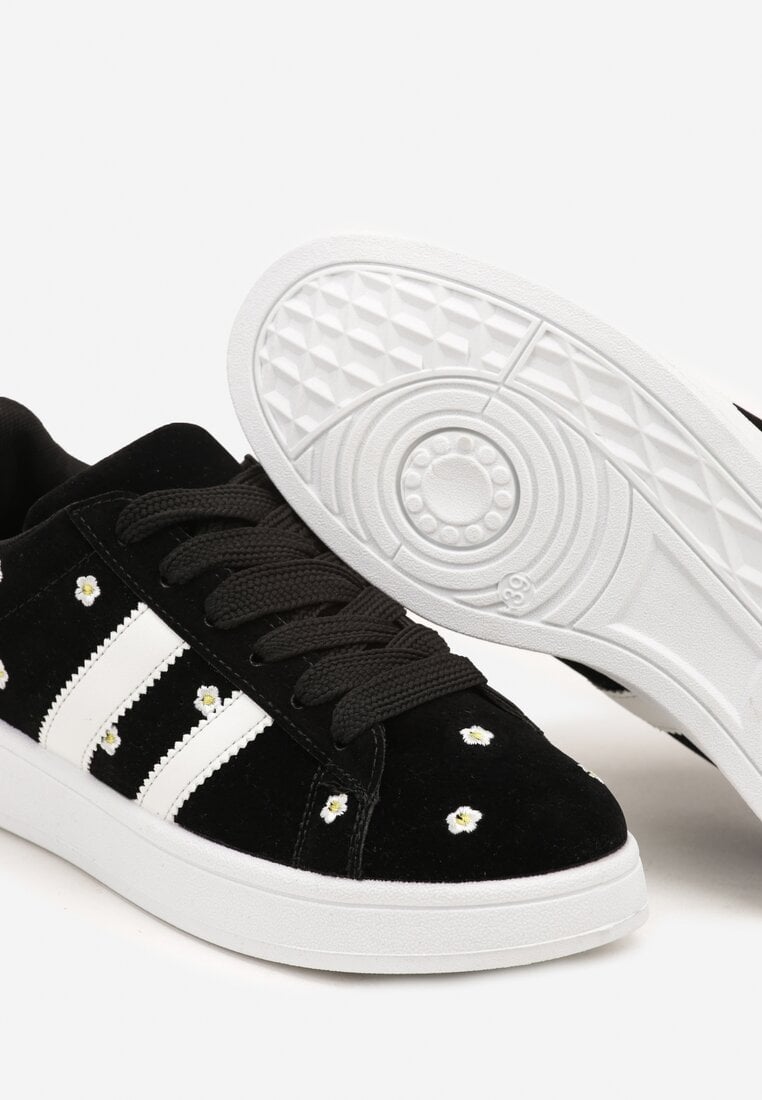 Czarne Sneakersy Ozdobione Haftowanymi Kwiatami i Paskami Malirelle