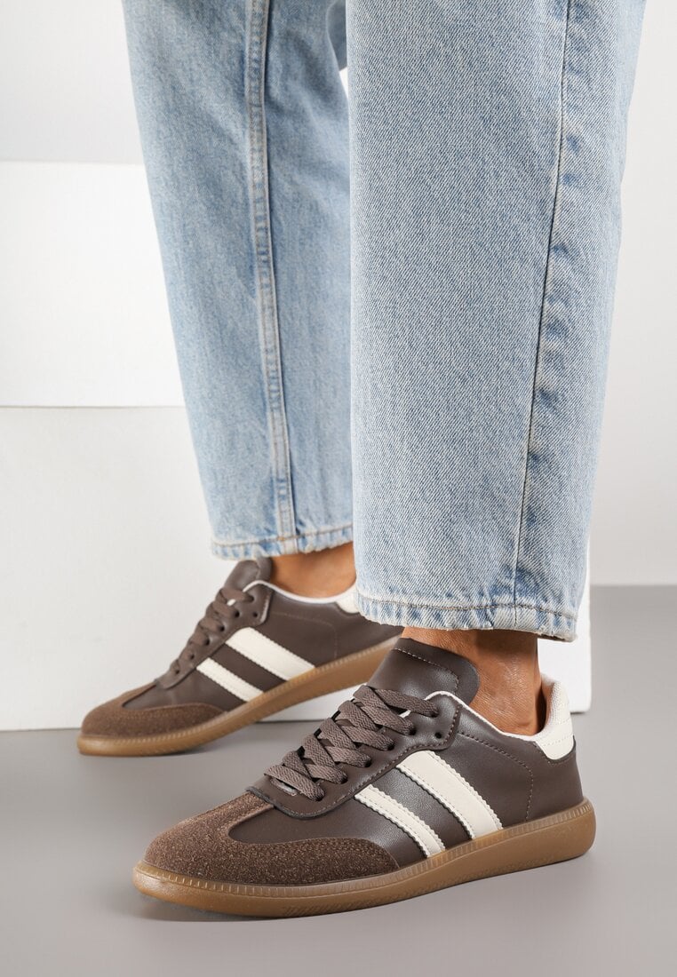Brązowe Casualowe Sneakersy na Płaskiej Podeszwie z Paskami Jereria