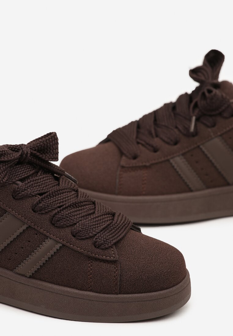 Brązowe Sneakersy na Niskiej Platformie z Naszywkami Flordexia