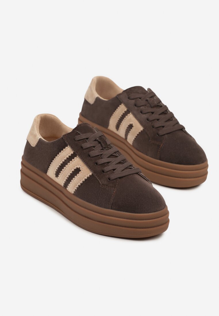 Ciemnobrązowe Sneakersy Zamszowe na Platformie z Wkładką ze Skóry Naturalnej i Aplikacją Rilarina